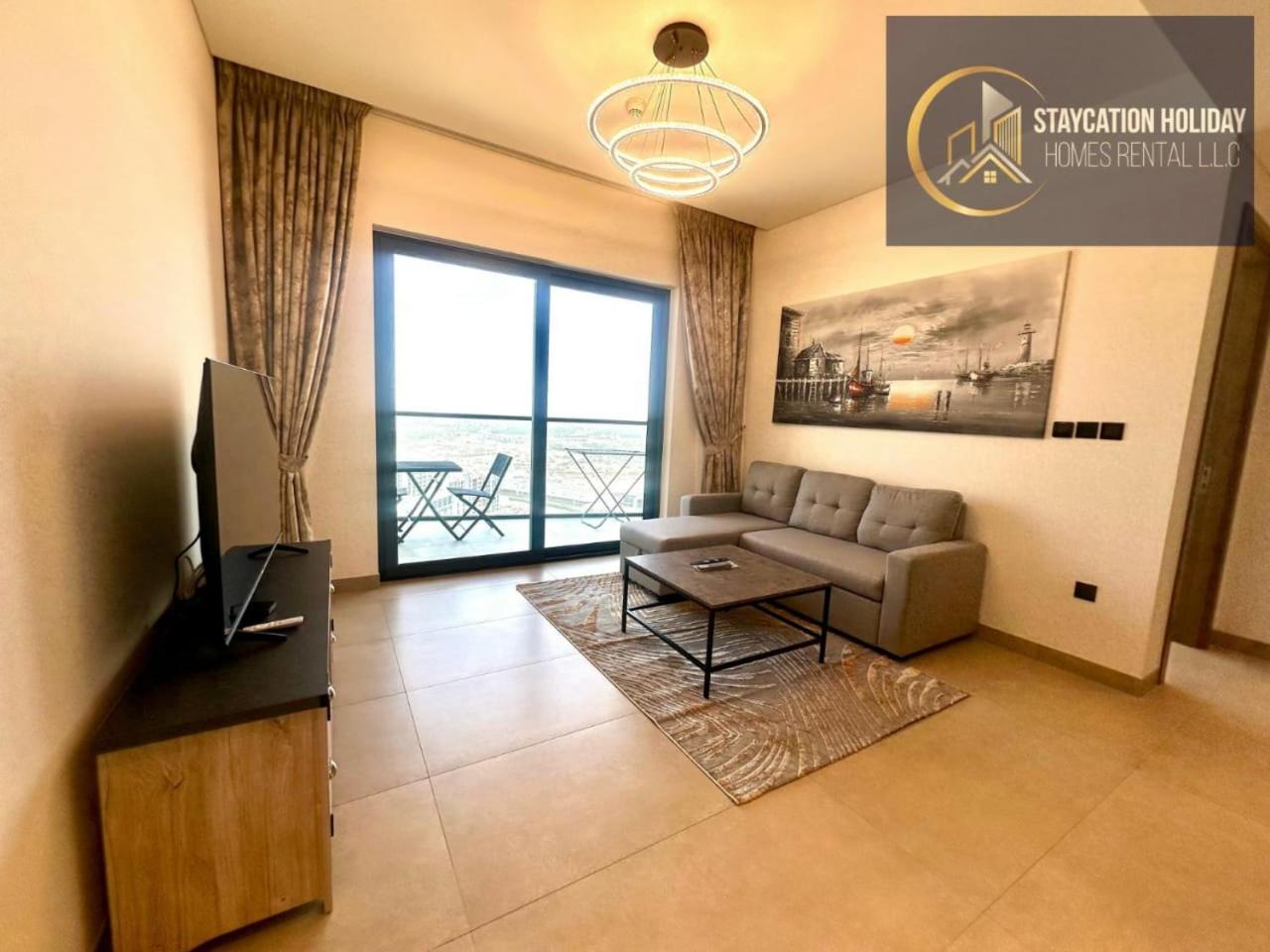 Stylish 1br Lavish Living Waves Grande Appartement Dubai