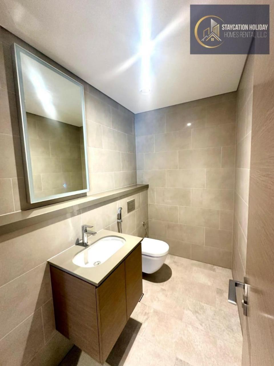 Stylish 1br Lavish Living Waves Grande